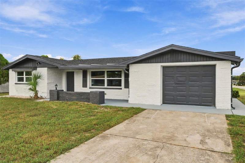 3 bedroom Single Family Residence at 10734 Leeds Road, Holiday Hill Estates, Port Richey — photo 2