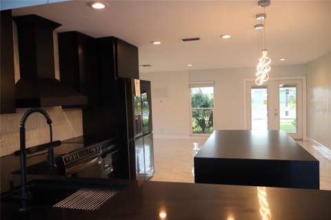 1019 Spindle Palm Way, Apollo Beach FL - photo 24 of 81