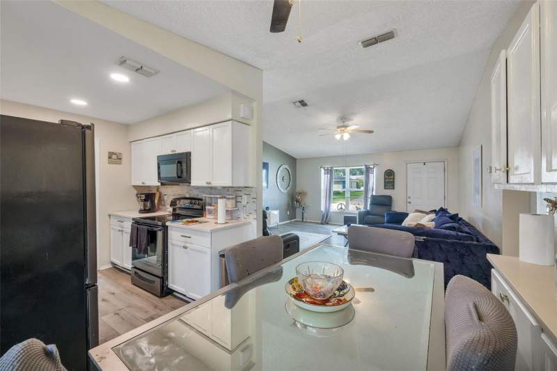 2 bedroom Single Family Residence at 3900 105th Avenue, Lakes Unit II Ph I Sec IV The, Clearwater — photo 5