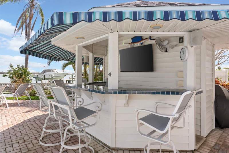 4 bedroom Single Family Residence at 11445 9th Street, Isle Of Palms 2nd Add, Treasure Island — photo 3