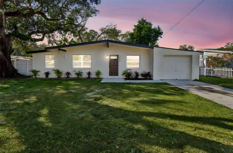 Lake Morley Terrace EstatesHomes for Sale in Tampa, FL