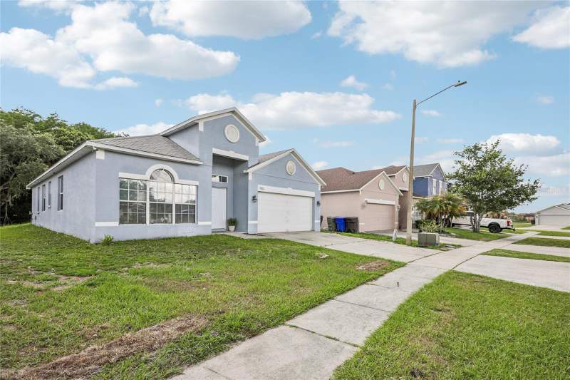 4 bedroom Single Family Residence at 1982 Locust Berry Drive, Emerald Pointe, Kissimmee — photo 5