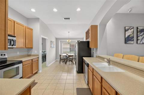 424 Down Pine Drive, Seffner FL - photo 10 of 36