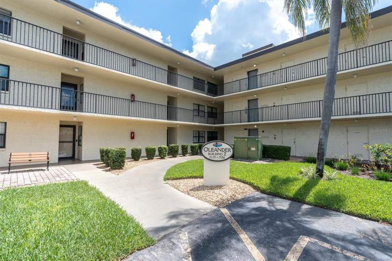 Lakeview Of Largo South Condo