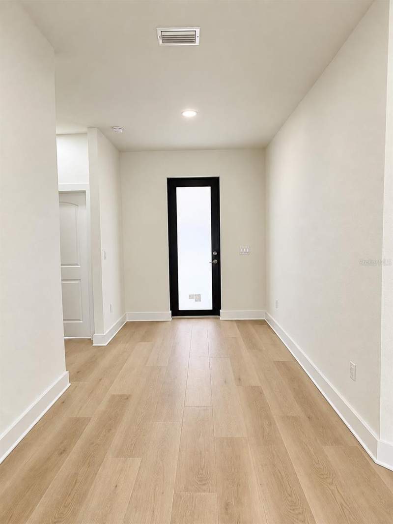 3 bedroom Single Family Residence at 11703 Country Club Place, Lot 2 Of Country Club Green Plat Book 133 Page 241, Tampa — photo 4