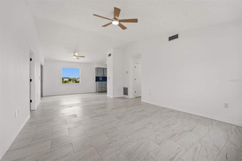 2 bedroom Single Family Residence at 192 Annapolis Lane, Rotonda West Oakland Hills, Rotonda West — photo 3