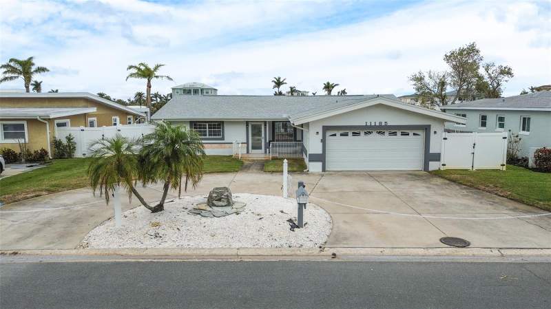 3 bedroom Single Family Residence at 11185 5TH STREET, ISLE OF PALMS 1ST ADD, TREASURE ISLAND — photo 5