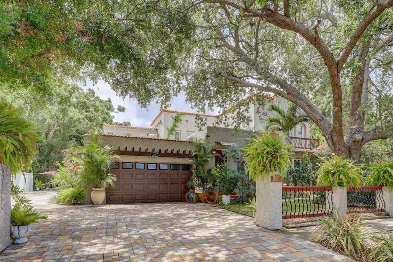 5 bedroom Single Family Residence at 325 49th Street, Oak Ridge, St Petersburg — photo 1