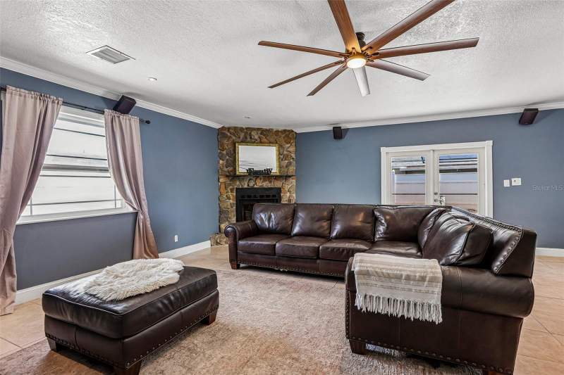 4 bedroom Single Family Residence at 1009 Coolwood Place, Heather Lakes Unit 03, Brandon — photo 3