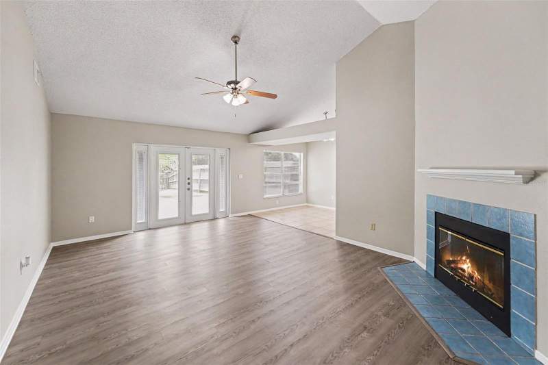 3 bedroom Single Family Residence at 8739 Osage Drive, Copperfield Unit 2, Tampa — photo 3