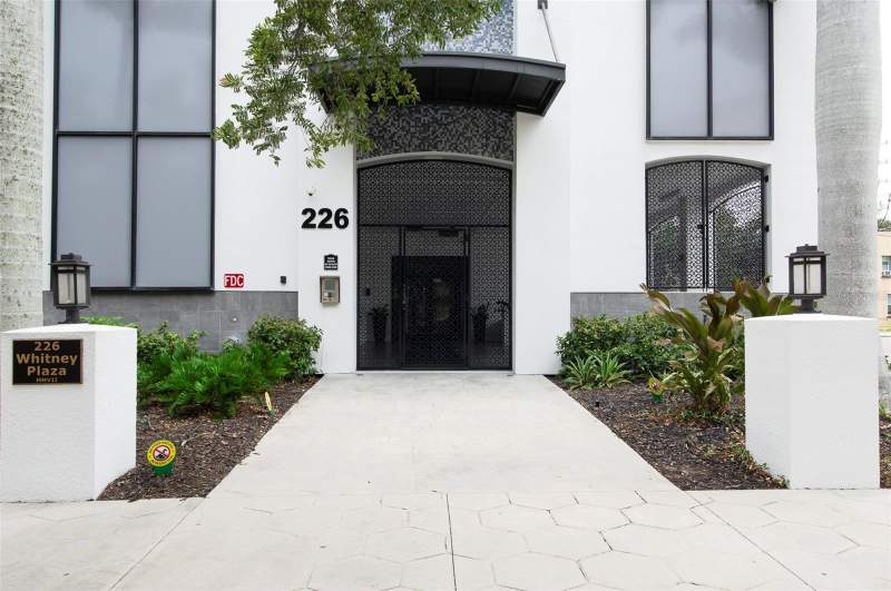 Walker-Whitney Plaza Condo