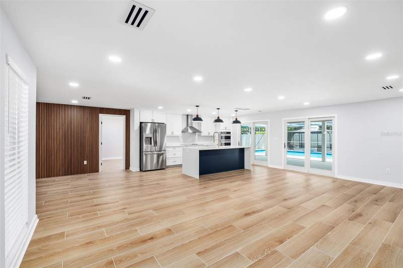 4 bedroom Single Family Residence at 2306 S San Jose Circle, Azalea Terrace, Tampa — photo 5