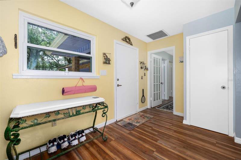 2 bedroom Single Family Residence at 16422 NE 10th Street, Gainesville, Gainesville — photo 2