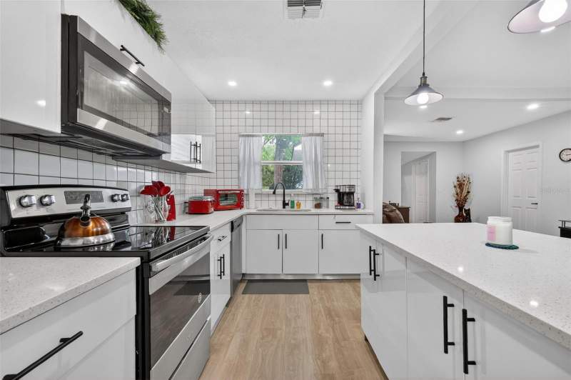 3 bedroom Single Family Residence at 1114 Pine Avenue, Holden Real Estate Companys Add, Sanford — photo 5