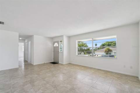 1679 E Apache Circle, Deltona FL - photo 10 of 30