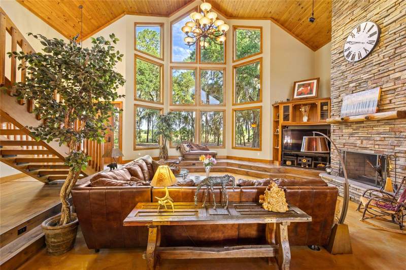 5 bedroom Single Family Residence at 10925 ARROWTREE BOULEVARD, ARROWTREE RESERVE PH I SUB, CLERMONT — photo 4