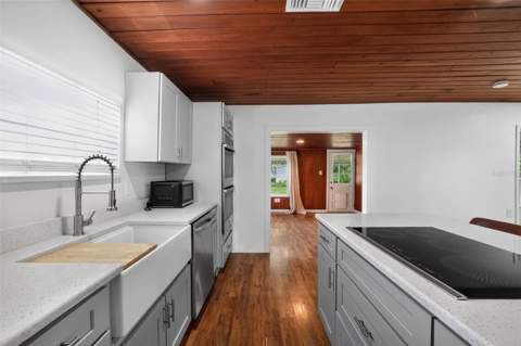 4746 Lamar Road, Zephyrhills FL - photo 7 of 31