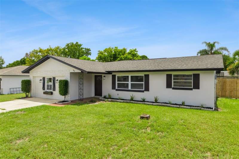 4 bedroom Single Family Residence at 211 MELISSA COURT, GROVEVIEW VILLAGE, SANFORD — photo 3