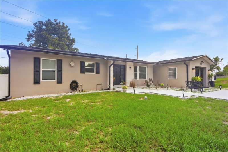 4 bedroom Single Family Residence at 2067 E Barlington Drive, Deltona Lakes Unit 08, Deltona — photo 1