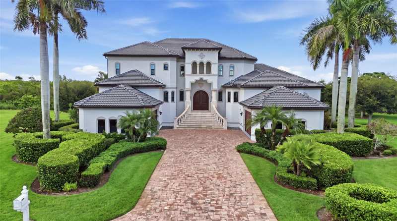 4 bedroom Single Family Residence at 4790 Harbor Point Court, Grassy Point Estates, Port Charlotte — photo 1