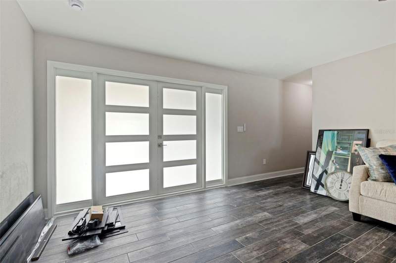 3 bedroom Single Family Residence at 7073 S SHORE DRIVE, PASADENA ISLE, ST PETERSBURG — photo 4