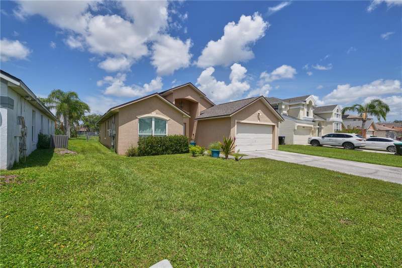 3 bedroom Single Family Residence at 2486 ISLAND CLUB WAY, ISLAND CLUB AT RIO PINAR LAKES, ORLANDO — photo 3