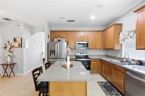 907 Hacienda Circle, Kissimmee FL - photo 15 of 46
