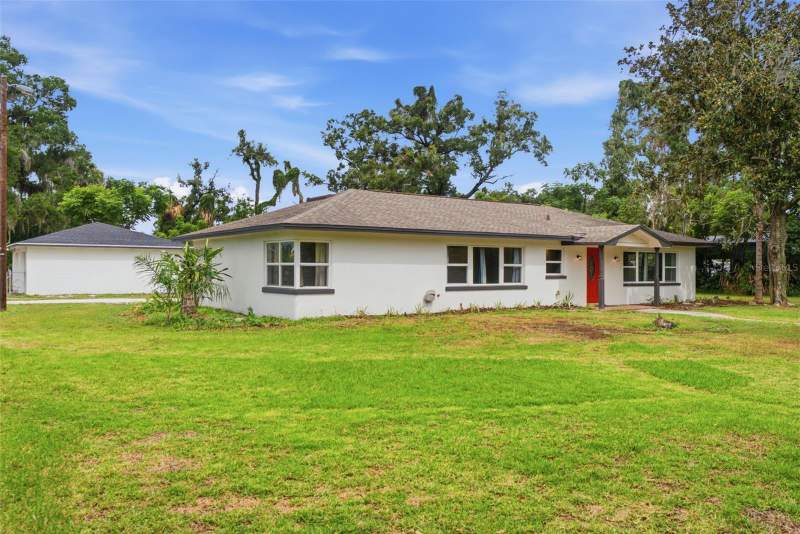 3 bedroom Single Family Residence at 625 Limona Road, Brandon, Brandon — photo 2