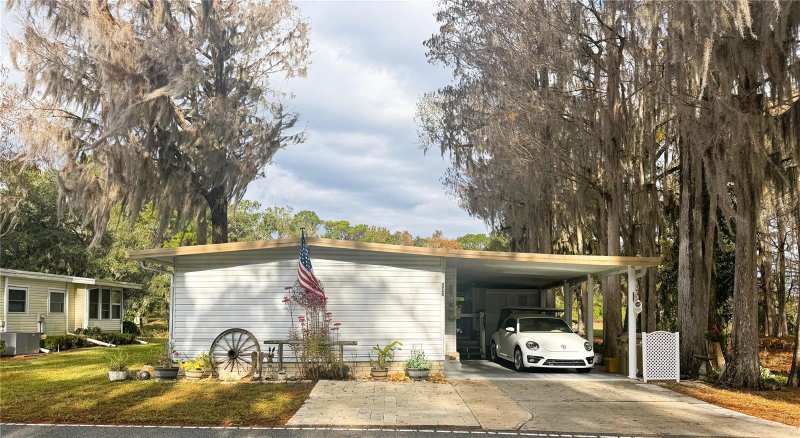 2 bedroom Mobile Home at 107 Royal Palm Drive, Hawthorne At Leesburg A Coop, Leesburg — photo 1