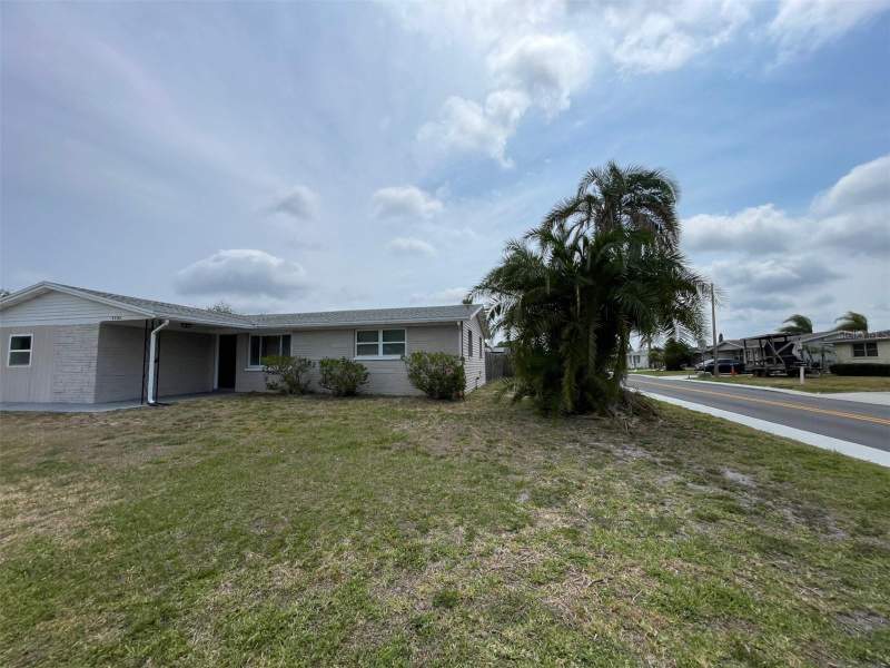 2 bedroom Single Family Residence at 2702 Druid Place, Aloha Gardens, Holiday — photo 2
