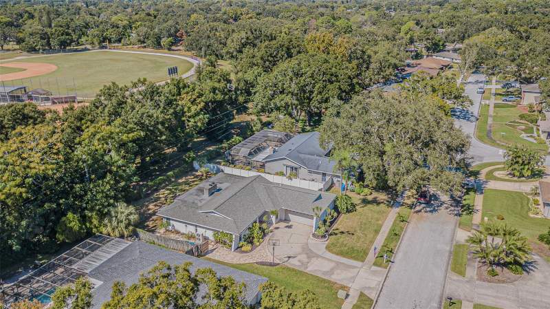 4 bedroom Single Family Residence at 565 Sandy Hook Road, Westlake Village, Palm Harbor — photo 4