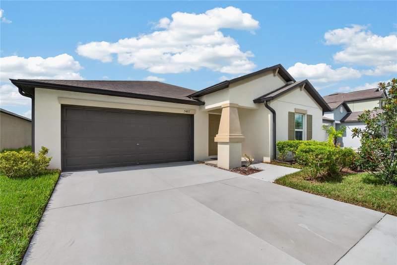 3 bedroom Single Family Residence at 5487 Blue Azure Drive, Berry Bay Sub, Wimauma — photo 2