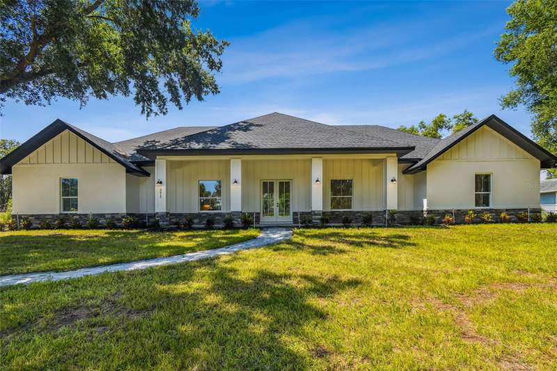 Brenmar AcresHomes for Sale in Plant City, FL