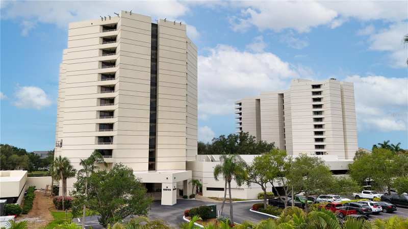 2 bedroom Condominium at 5940 Pelican Bay Plaza #504, Pelican Bay Yacht Club Condo Bldg B, St Petersburg — photo 1