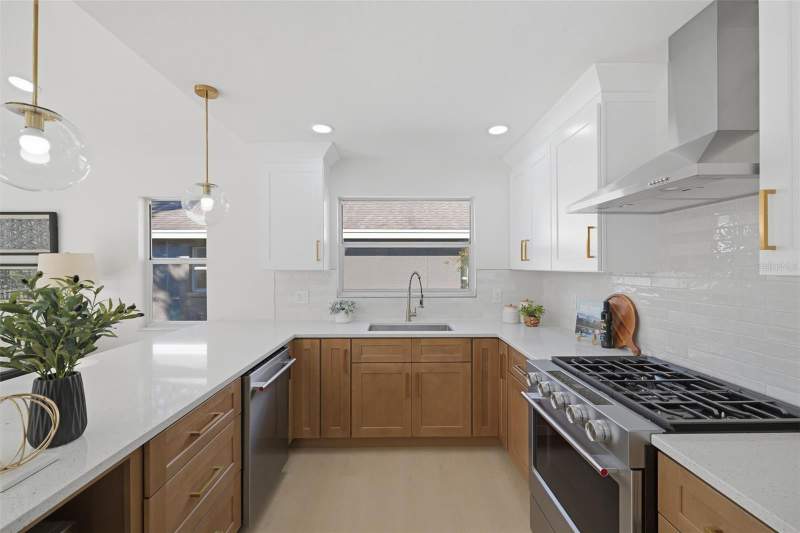 3 bedroom Single Family Residence at 1070 Captains Way, Westwinds Ph II, Tarpon Springs — photo 4