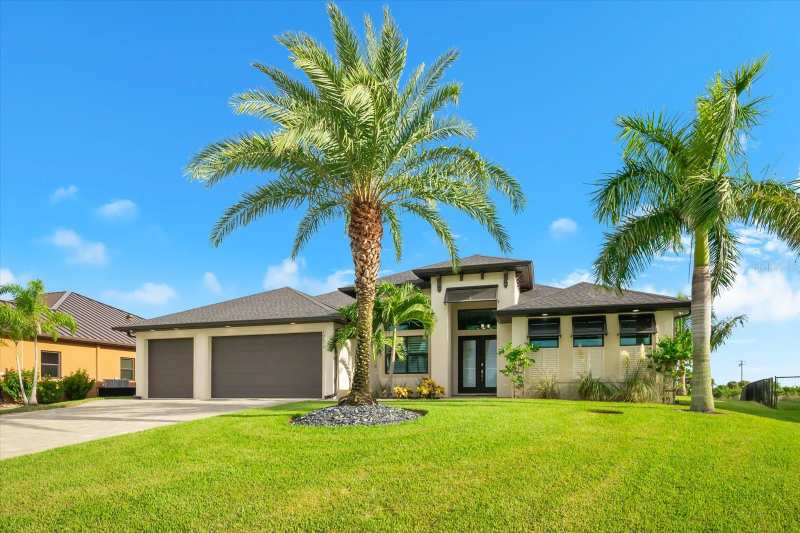 3 bedroom Single Family Residence at 10572 Rainsville Street, Port Charlotte Sec 87, Port Charlotte — photo 1