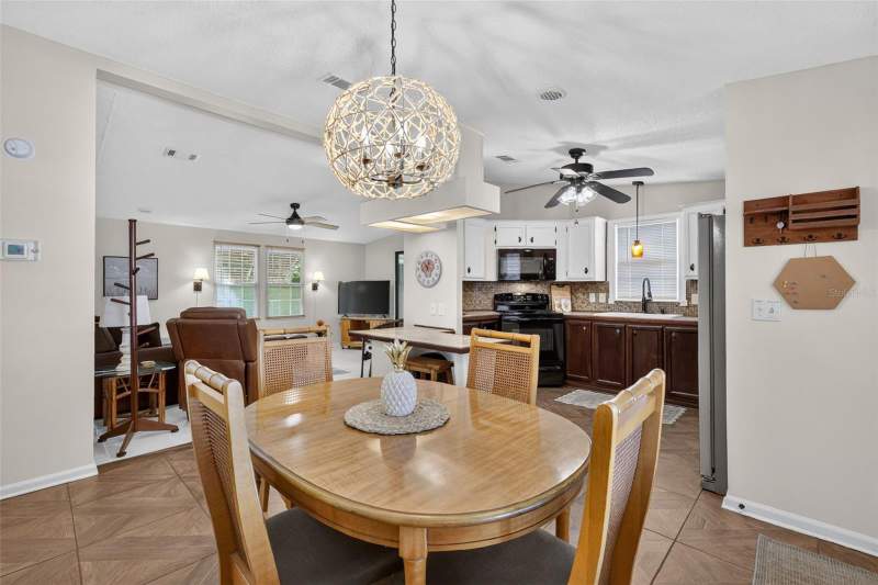 2 bedroom Manufactured Home at 1541 Doral Circle, Orange Blossom Gardens, The Villages — photo 5