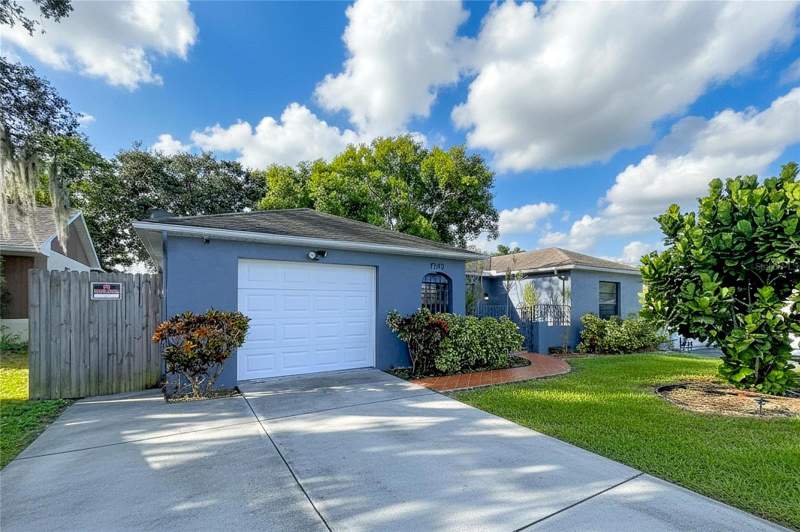 3 bedroom Single Family Residence at 7740 Turnbridge Drive, Regency Park, Port Richey — photo 2
