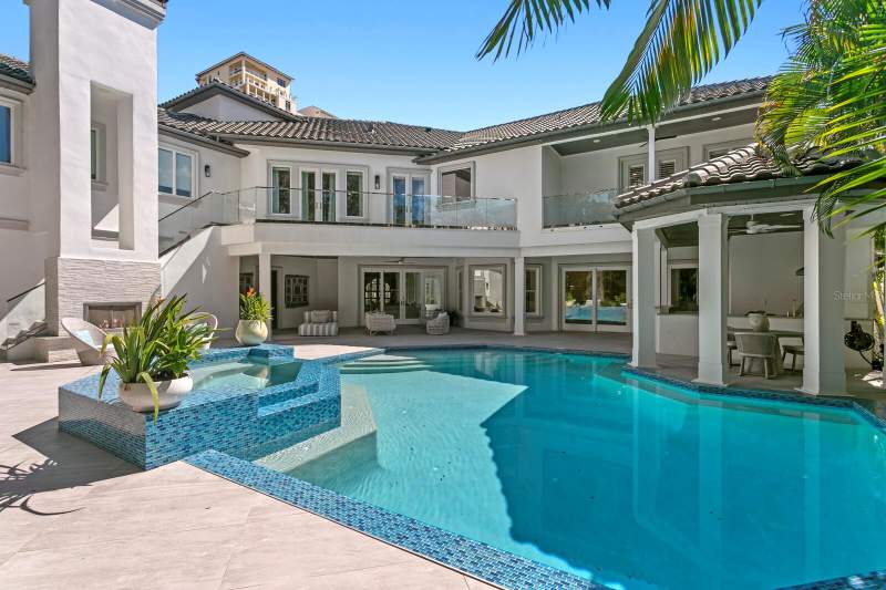 6 bedroom Single Family Residence at 2913 W Knights Avenue, Bay Bluff, Tampa — photo 2