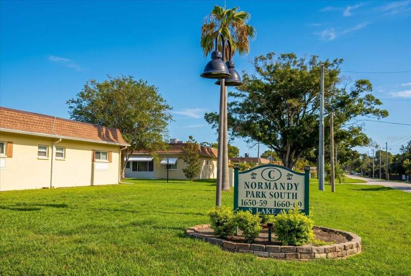 2 bedroom Villa at 1651 S Lake Avenue #3, Normandy Park South, Clearwater — photo 3