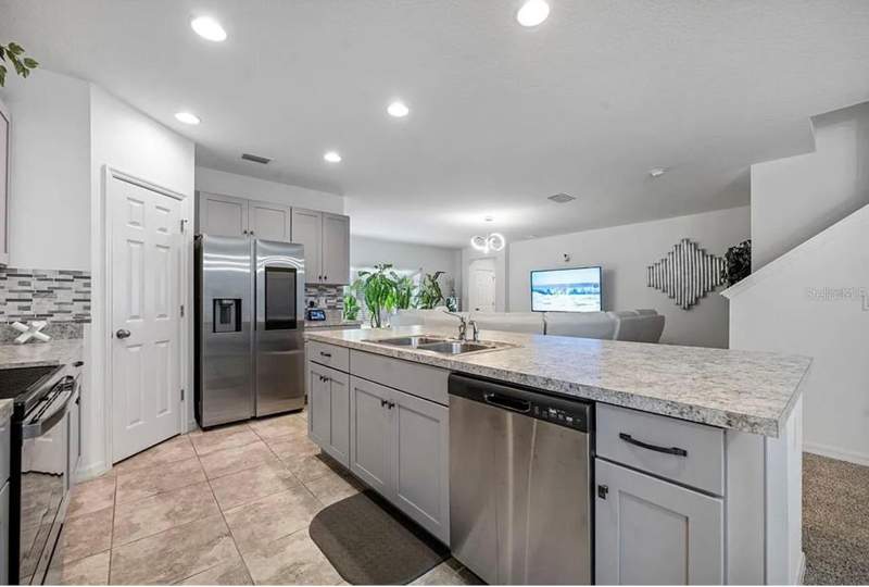 5 bedroom Single Family Residence at 535 DARSHIRE AVENUE, LAKE LINCOLN SUB, EUSTIS — photo 4