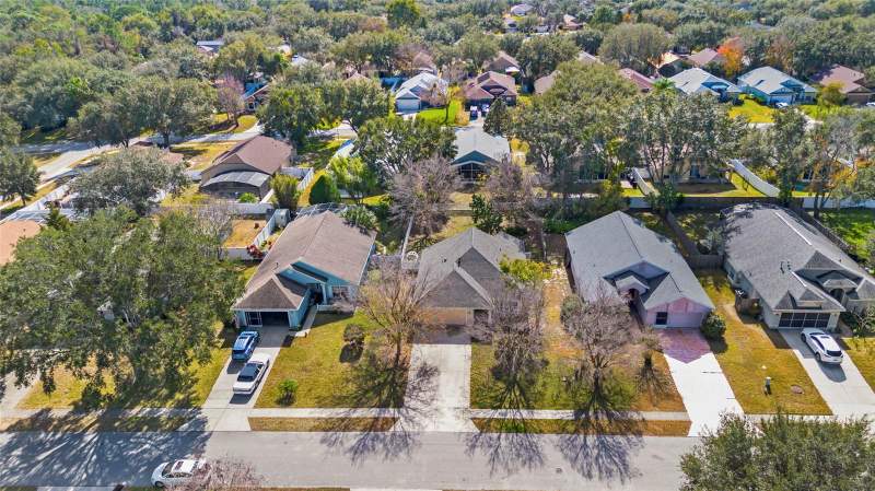 2 bedroom Single Family Residence at 10314 Patrick Drive, Chelsea Park Sub, Leesburg — photo 4