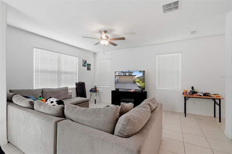 3 bedroom Townhouse at 10336 Lavender Aster Trail, Mirada Townhomes, San Antonio — photo 5