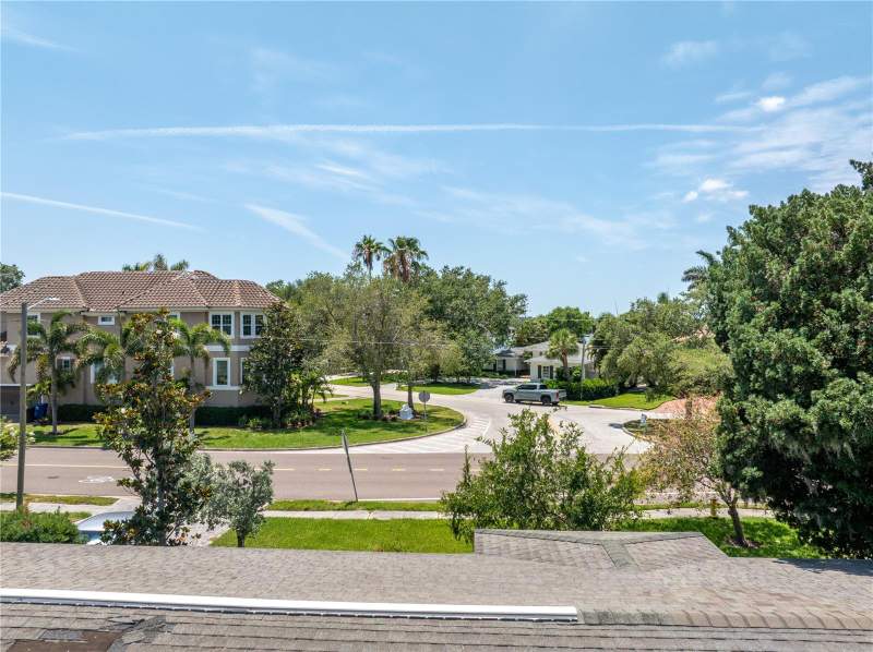 3 bedroom Single Family Residence at 167 Almedo Way, Snell Isle Shores, St Petersburg — photo 4