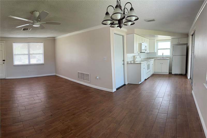 2 bedroom Single Family Residence at 7323 Oak Crest Drive, Regency Park, Port Richey — photo 2