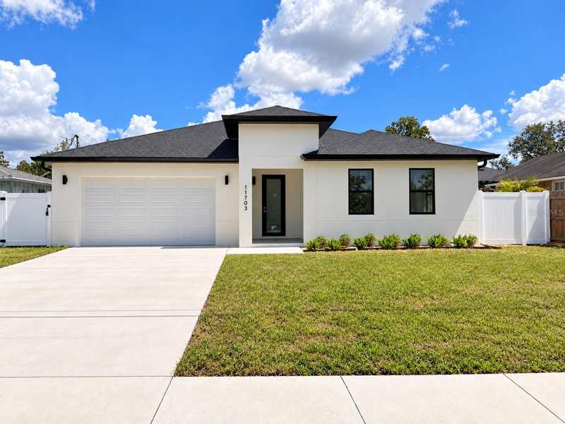 3 bedroom Single Family Residence at 11703 Country Club Place, Lot 2 Of Country Club Green Plat Book 133 Page 241, Tampa — photo 1
