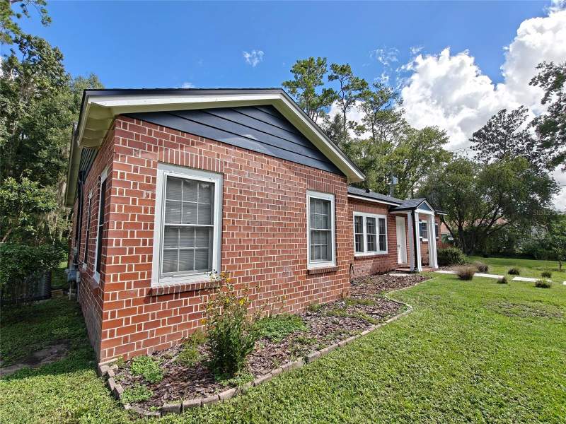 4 bedroom Single Family Residence at 1326 NW 10th Avenue, Florida Park, Gainesville — photo 4