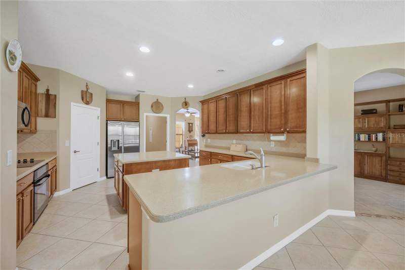 5 bedroom Single Family Residence at 9313 Lisbon Street, Toulon-Phase 2, Seffner — photo 2