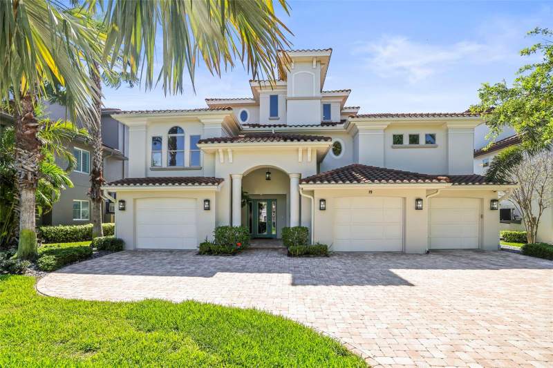 4 bedroom Single Family Residence at 19 Bayfront Court, Marina Bay Ph I & II, St Petersburg — photo 2