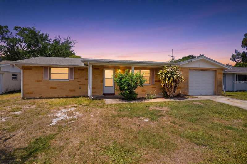 3 bedroom Single Family Residence at 8739 Lido Lane, Embassy Hills, Port Richey — photo 1